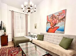 AAA STAY Market Square Old Town