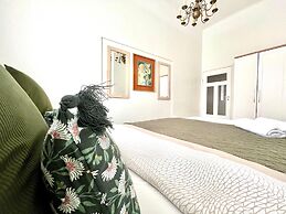 AAA STAY Market Square Old Town