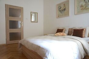 AAA STAY Market Square Old Town