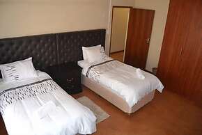 Thabaledi Game Lodge