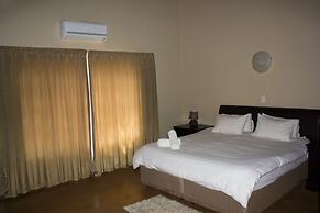 Thabaledi Game Lodge