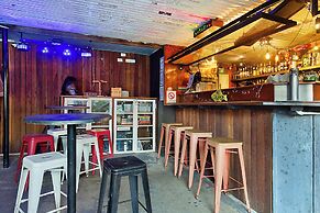 Gladstone Backpackers