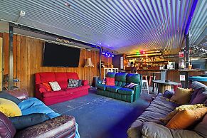 Gladstone Backpackers