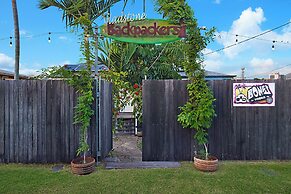 Gladstone Backpackers