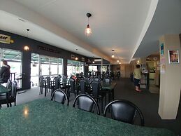 Pineacres Motel and Park