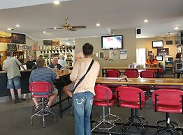 Pineacres Motel and Park