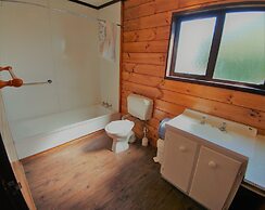 Pineacres Motel and Park