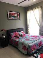 Homestay Casa Mewah at Hijauan Heights