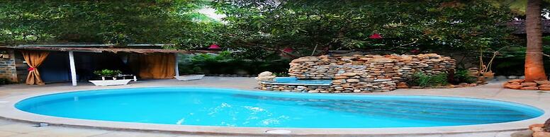 Shantie Shakthi Vagator Resort with Swimming Pool