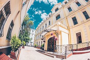 Sadovnicheskaya Hotel