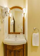 Sadovnicheskaya Hotel