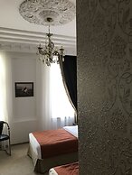 Sadovnicheskaya Hotel