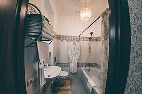 Sadovnicheskaya Hotel