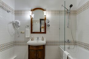 Sadovnicheskaya Hotel