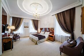 Sadovnicheskaya Hotel