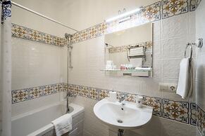 Sadovnicheskaya Hotel