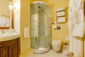 Sadovnicheskaya Hotel