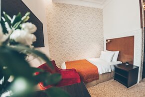 Sadovnicheskaya Hotel