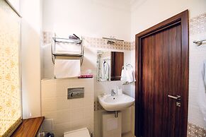 Sadovnicheskaya Hotel