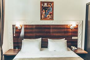 Sadovnicheskaya Hotel