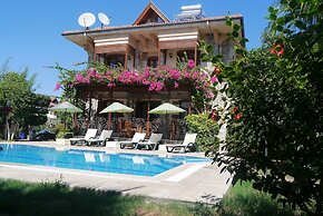 Asur Hotel & Aparts & Villas