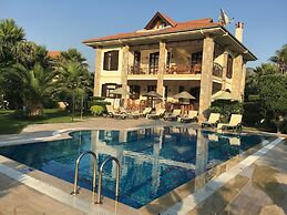 Asur Hotel & Aparts & Villas