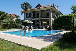 Asur Hotel & Aparts & Villas