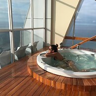 Wyndham Manta Sail Plaza Hotel & Convention Center