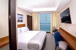Wyndham Manta Sail Plaza Hotel & Convention Center