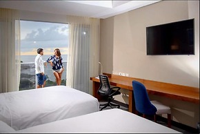 Wyndham Manta Sail Plaza Hotel & Convention Center