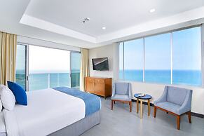 Wyndham Manta Sail Plaza Hotel & Convention Center
