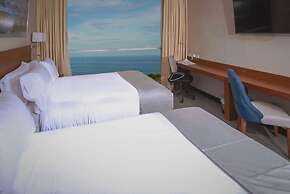 Wyndham Manta Sail Plaza Hotel & Convention Center
