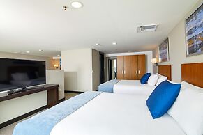Wyndham Manta Sail Plaza Hotel & Convention Center
