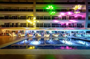 Wyndham Manta Sail Plaza Hotel & Convention Center