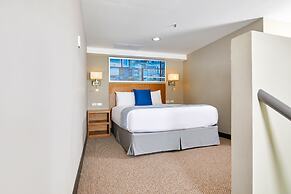 Wyndham Manta Sail Plaza Hotel & Convention Center