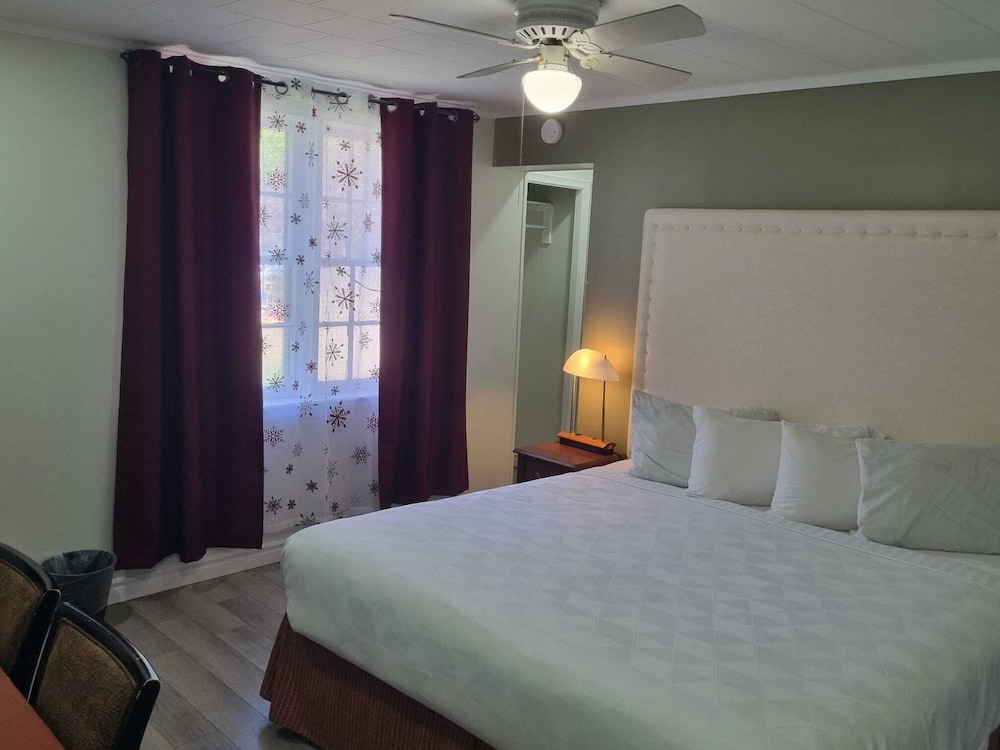 Manor Motel