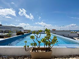 Infinito by Playa Moments