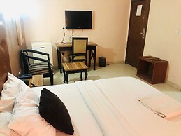 Silver Grandeur Hotel