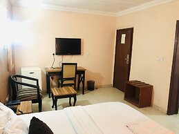 Silver Grandeur Hotel