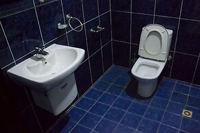 Dees Hotels, Apartments and Suites