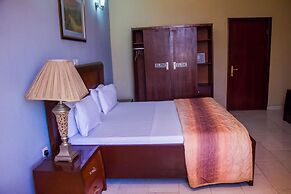 Dees Hotels, Apartments and Suites