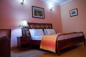 Dees Hotels, Apartments and Suites