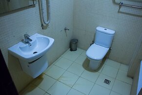 Dees Hotels, Apartments and Suites