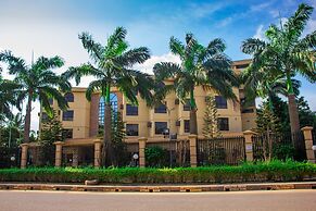 Dees Hotels, Apartments and Suites