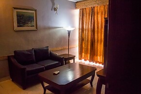 Dees Hotels, Apartments and Suites