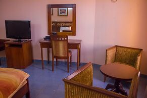 Dees Hotels, Apartments and Suites