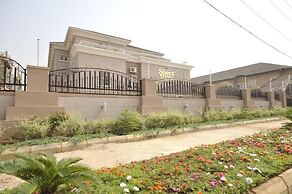 Sheer Luxury Apartments & Suites