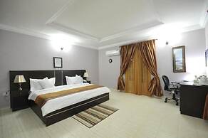 Sheer Luxury Apartments & Suites