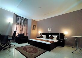 Sheer Luxury Apartments & Suites