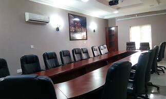 Sheer Luxury Apartments & Suites